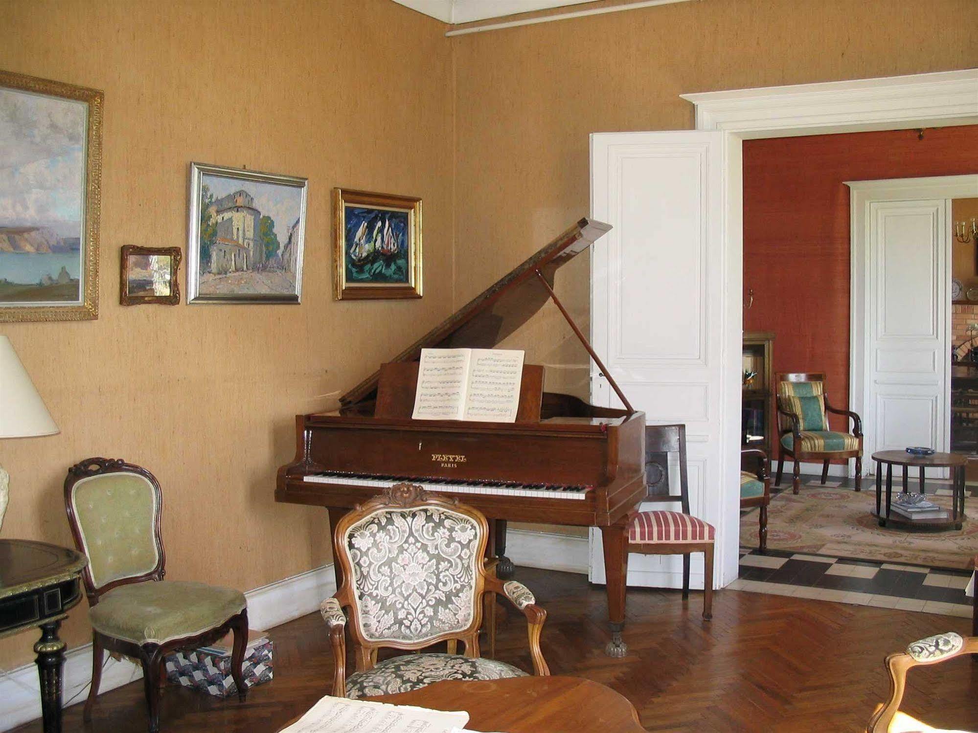 Chateau Belles Graves Bed & Breakfast Pomérols Eksteriør bilde